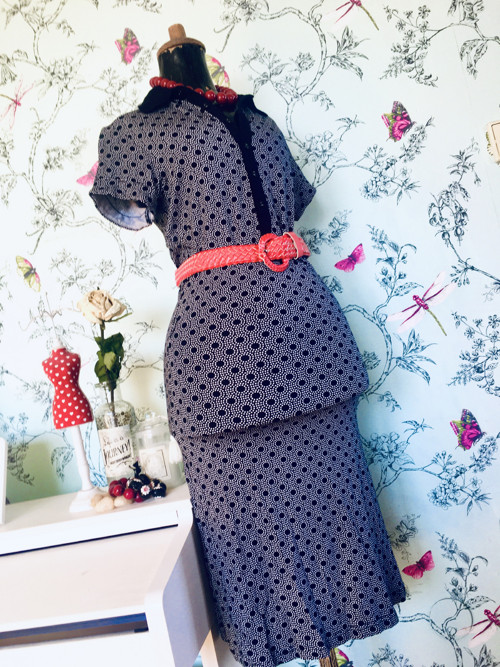 Šaty chic Paříž — foto 3