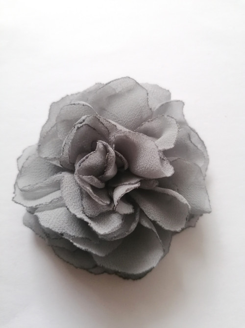 Něžná šedivá — foto 2