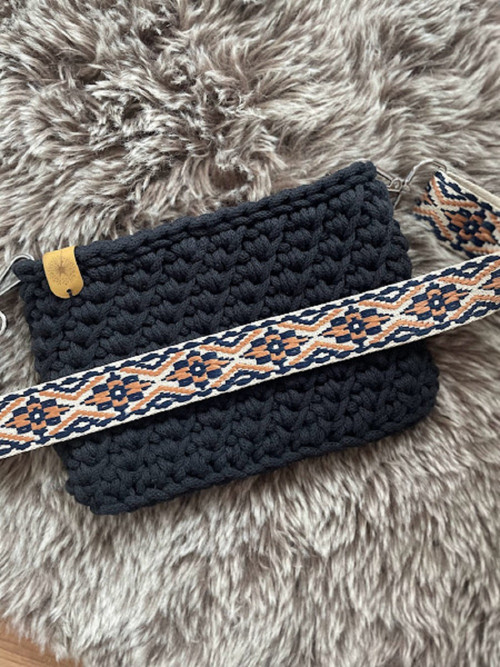 Černá crossbody kabelka — foto 4