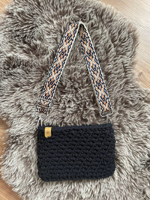 Černá crossbody kabelka — foto 2