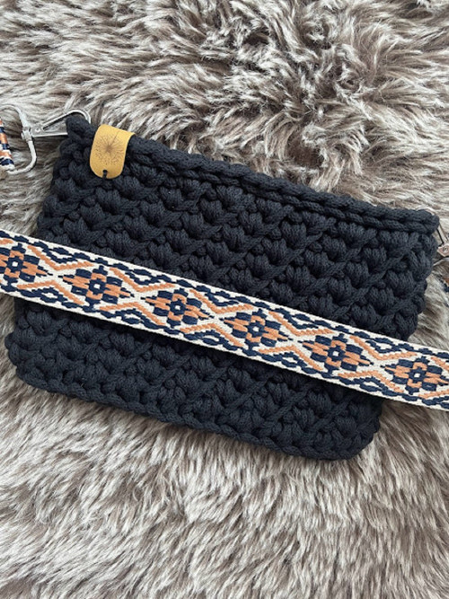 Černá crossbody kabelka — foto 3