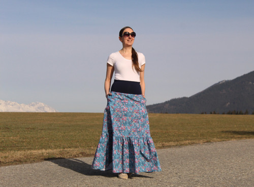 Volánová "kvetinová" modrá — foto 5