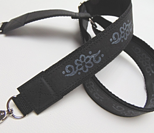 Popruh- černý+ květ — foto 2