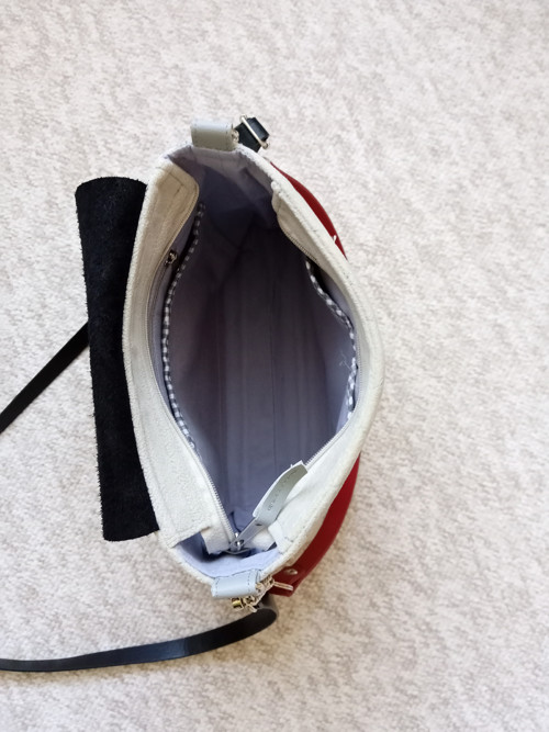 Šedá s černou- crossbody — foto 4