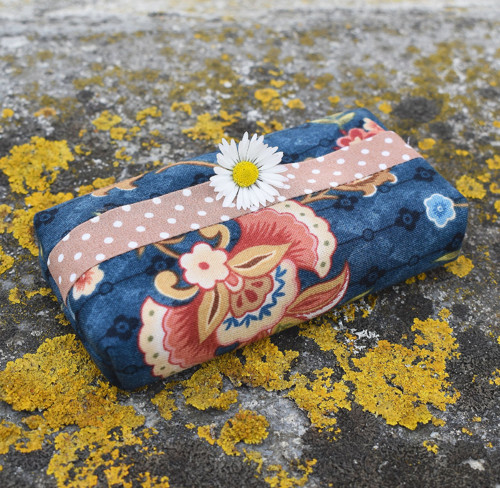 "Kapesníkovník" - Ornamenty na modré — foto 2