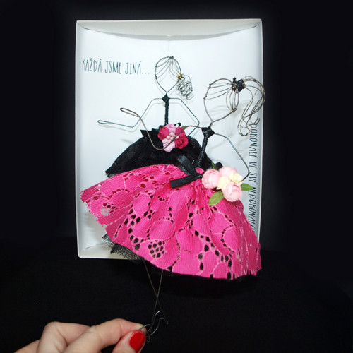 DÁMIČKA Z DRÁTU - Viva Magenta — foto 2
