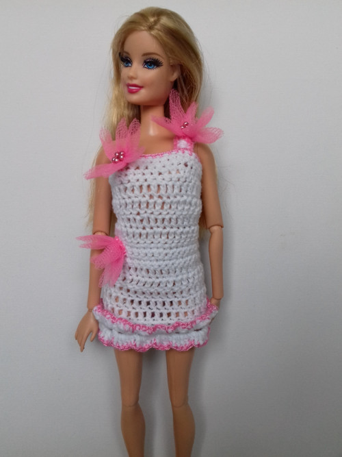 Háčkované šatičky pro panenku Barbie — foto 6