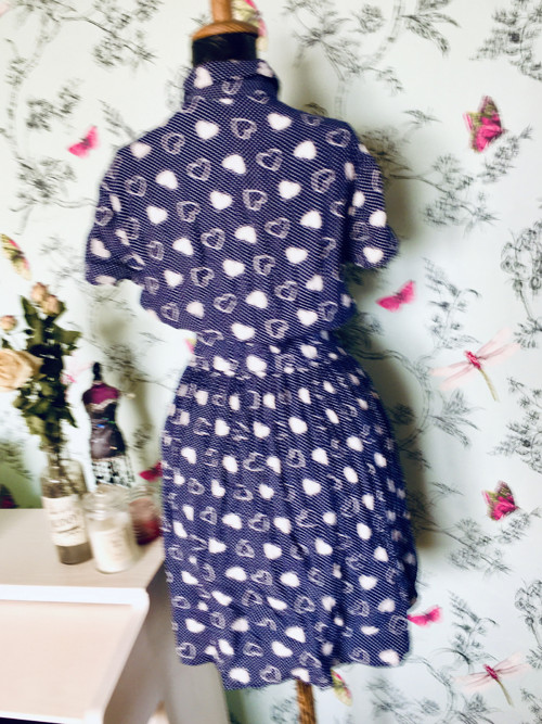 Šaty srdcové vintage look — foto 6