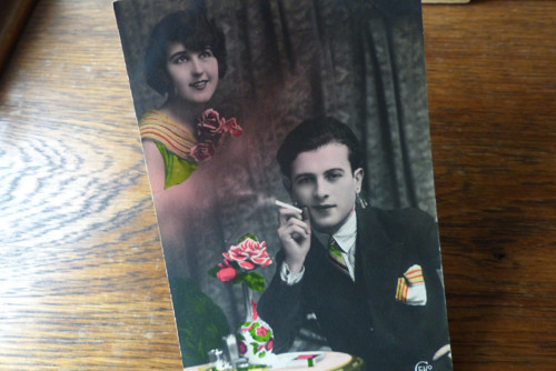 S cigaretou...stará pohlednice — foto 5