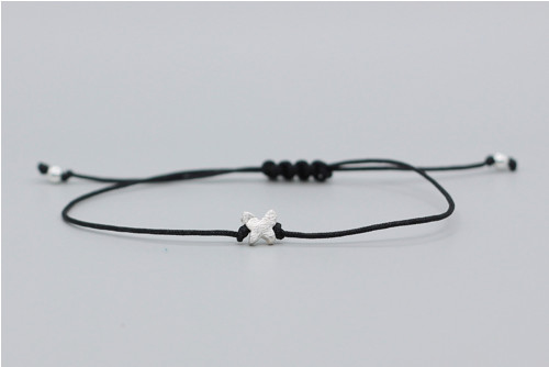 Minimalistický náramek - Tiny Butterfly (černá) — foto 2