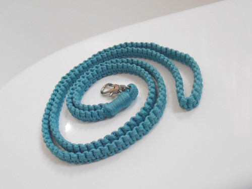 Klíčenka na krk (macramé) — foto 2