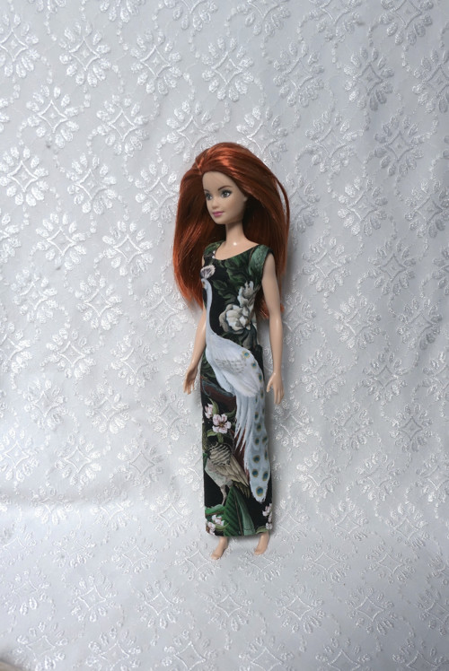 Šaty pro Barbie s pávem — foto 2