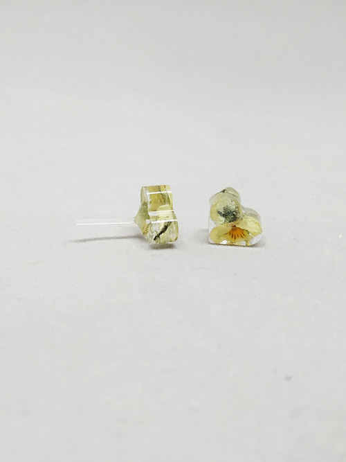 Náušnice: Žlutá violka (plast) — foto 2