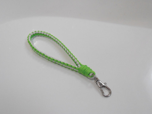 *Klíčenka/Přívěsek na klíče (macramé)* — foto 2