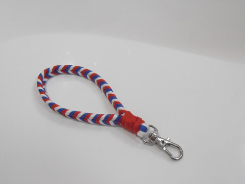*Klíčenka/Přívěsek na klíče (macramé)* — foto 2