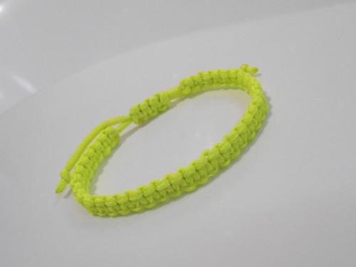 *Neon žlutý náramek - macramé (Unisex)* — foto 2