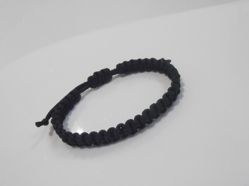 *Tmavě zelený náramek - macramé (Unisex)* — foto 2