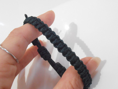 *Tmavě zelený náramek - macramé (Unisex)* — foto 3