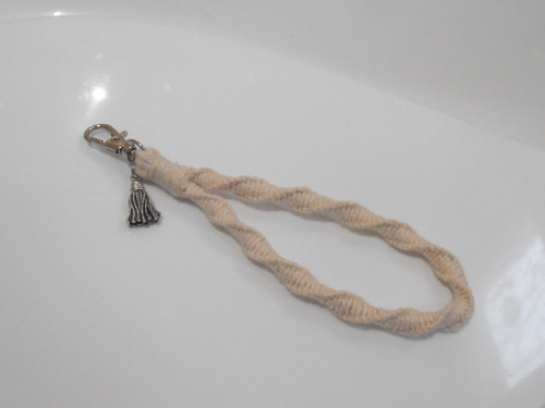 *Klíčenka/Přívěsek na klíče - macramé* — foto 2