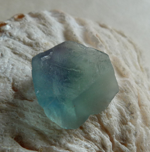 Fluorit surový - 2,5 cm — foto 2
