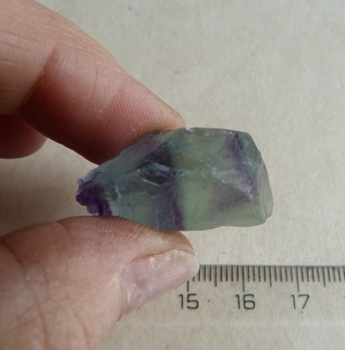 Fluorit surový - 3 cm — foto 2