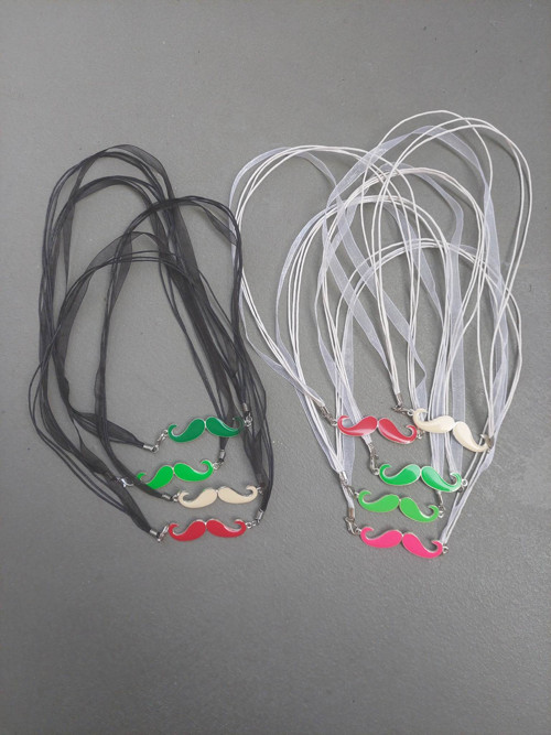 Mustache Necklace — foto 4
