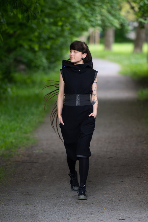 Šaty VAMP — foto 2