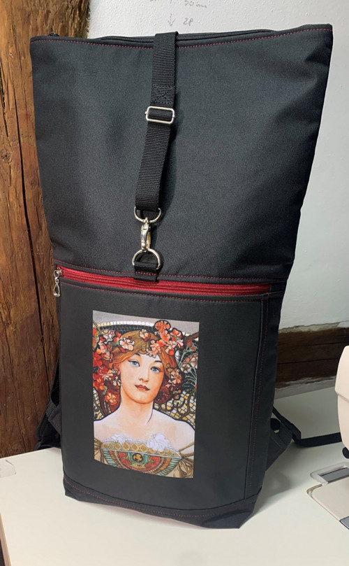 Mucha II.+ přední kapsa na zip — foto 2