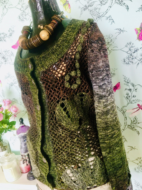 Svetr boho háčkovaný — foto 3