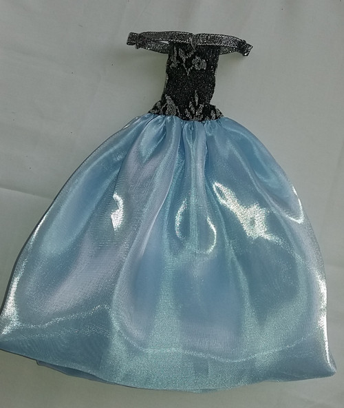Modrostříbrné šatičky pro Barbie — foto 2