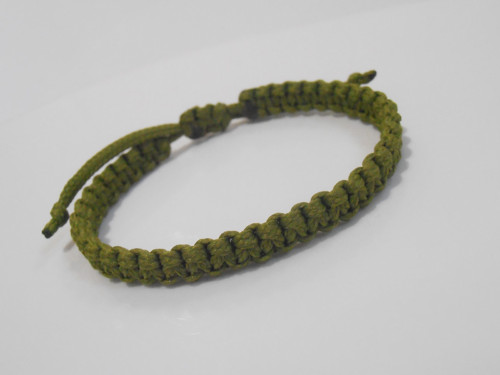 *Olivově zelený náramek - macramé (Unisex)* — foto 2