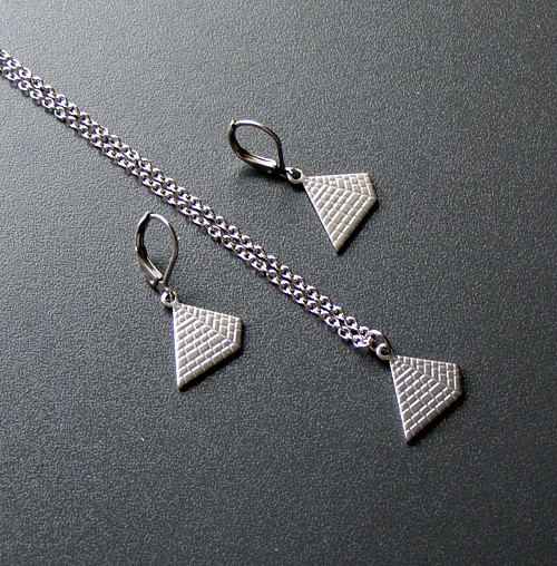 Ocelové náušnice - PYRAMIDY — foto 4