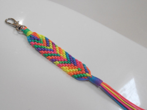 *Klíčenka/Přívěsek na klíče (macramé)* — foto 5