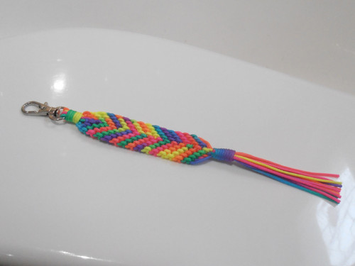 *Klíčenka/Přívěsek na klíče (macramé)* — foto 4