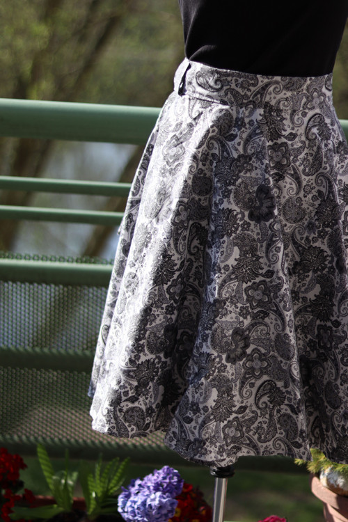 Zavinovací sukně, šedé paisley — foto 3