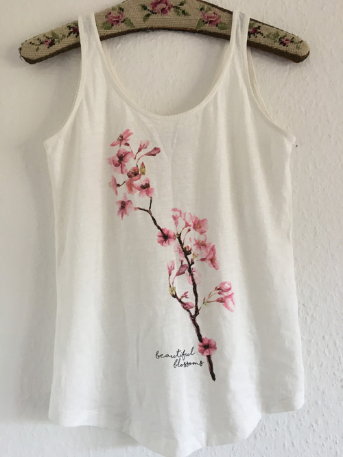 Sakura právě kvete — foto 2