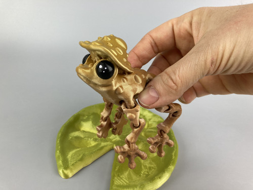 Houbičková žabička L - hnědá, 3D tisk — foto 3