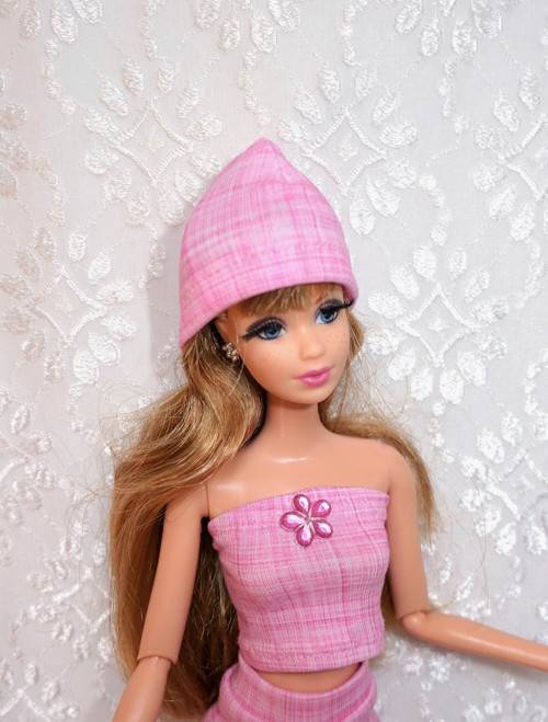 Čepice pro Barbie — foto 2