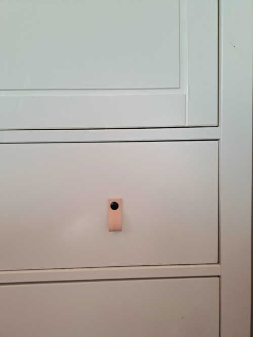 Úchytka z kůže — foto 3
