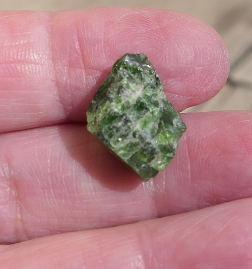 Surový chromdiopsid V16 — foto 4