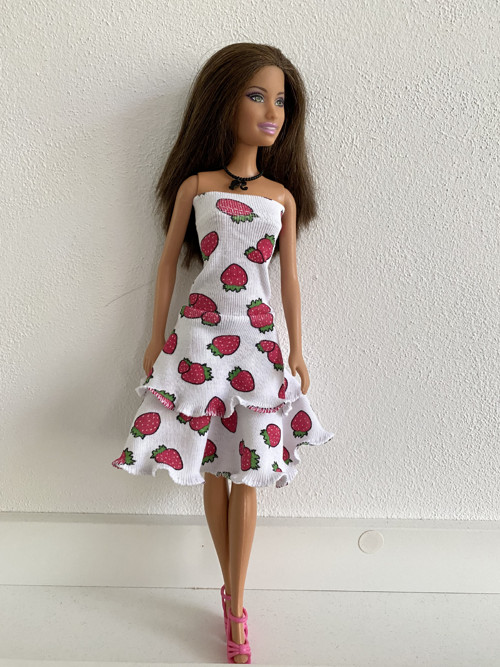 Šaty na panenku Barbie — foto 2