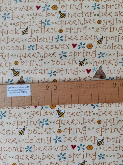 Bees béžová s písmenky — foto 2