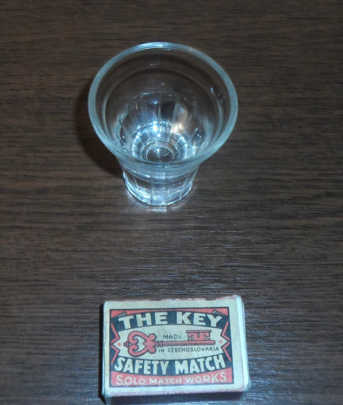 SKLENIČKA malá na likér — foto 3