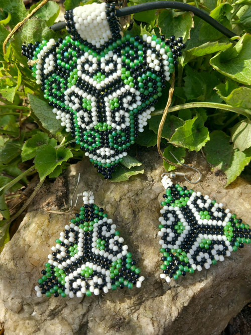 Černá, zelená , bílá - náhrdelník — foto 3