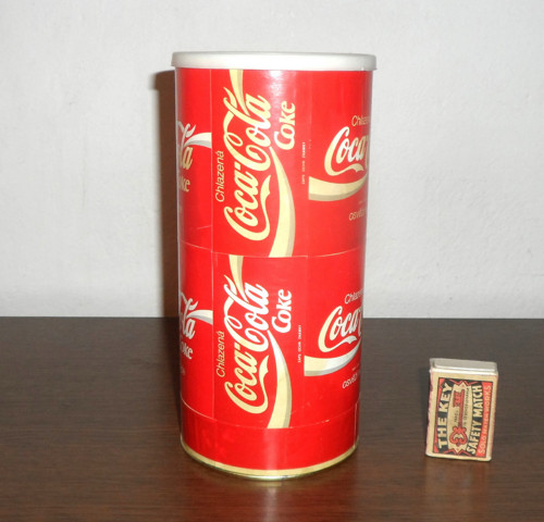 KRABIČKA karton, plast, kov • Coca-Cola — foto 2
