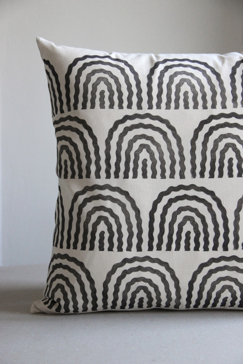 Polštář / Arch černá / Sleva 30 % — foto 3