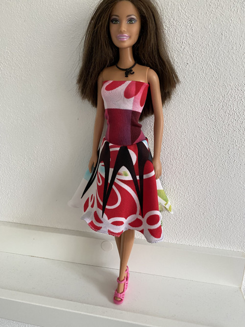 Šaty na panenku Barbie — foto 2