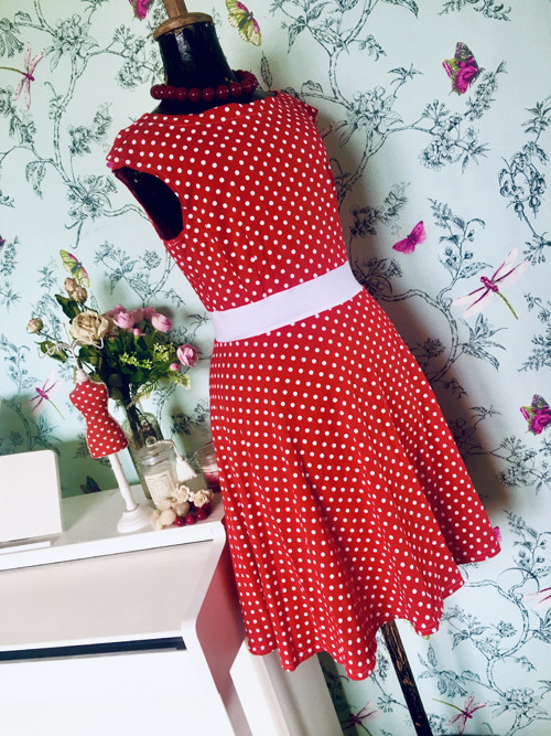 Šaty pin-up dots — foto 3