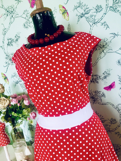 Šaty pin-up dots — foto 2