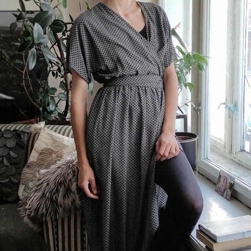 Zavinovací šaty trojůhelníky — foto 3